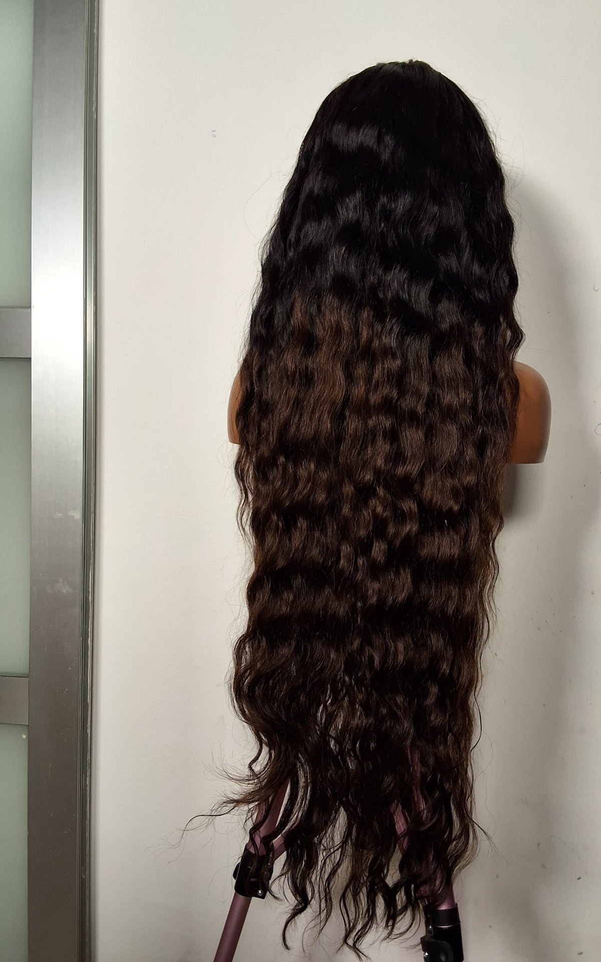 34 inches Sdd loose wave . Full frontal, natural/ brown tip colour