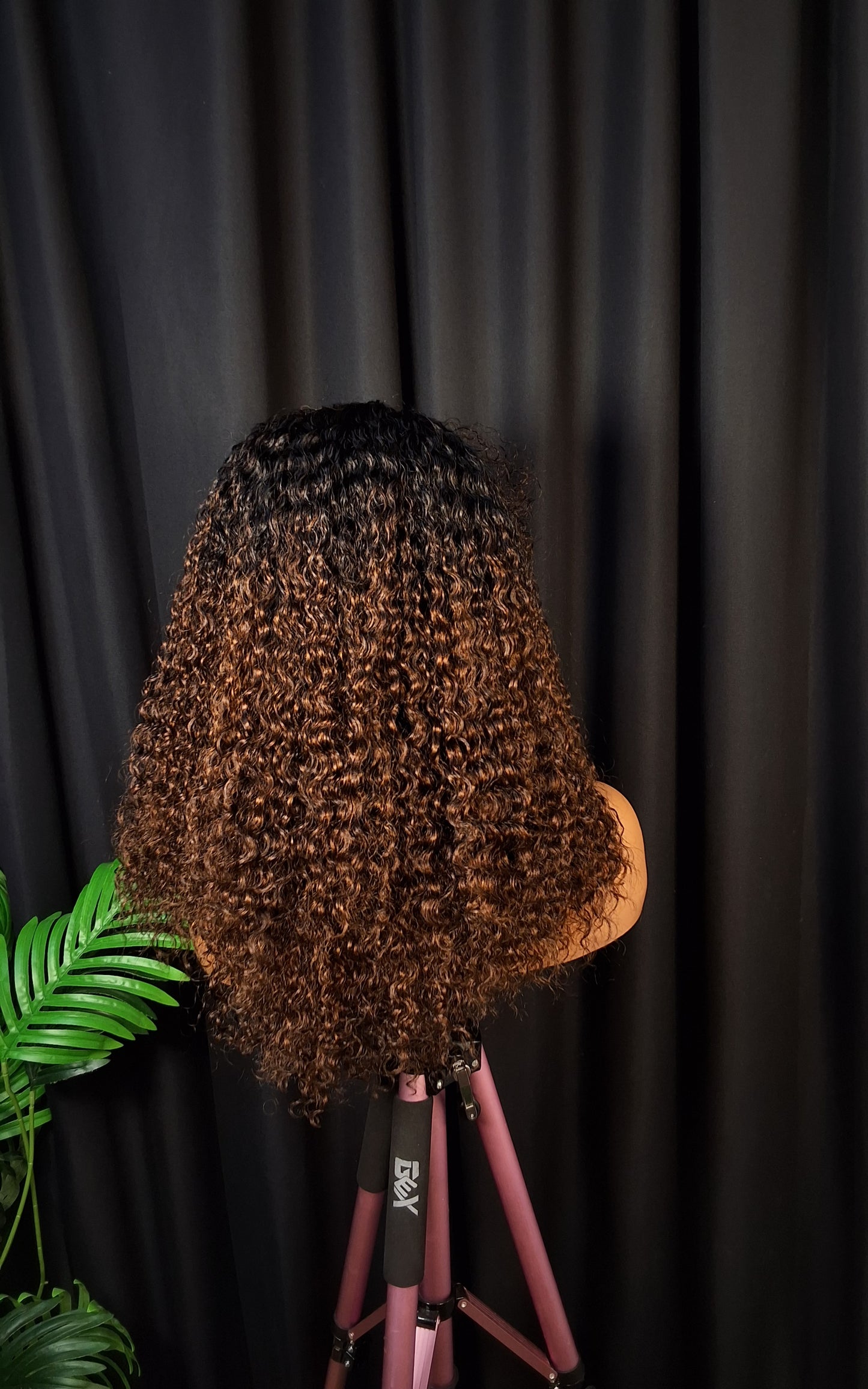 Sdd pixie curls. Fring unit,brown root.18 inches