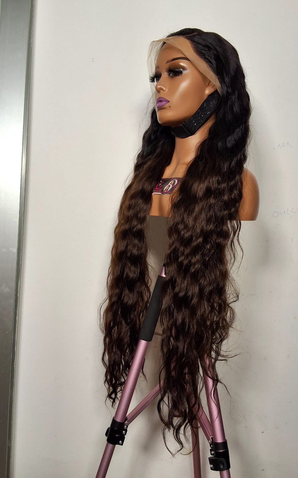 34 inches Sdd loose wave . Full frontal, natural/ brown tip colour