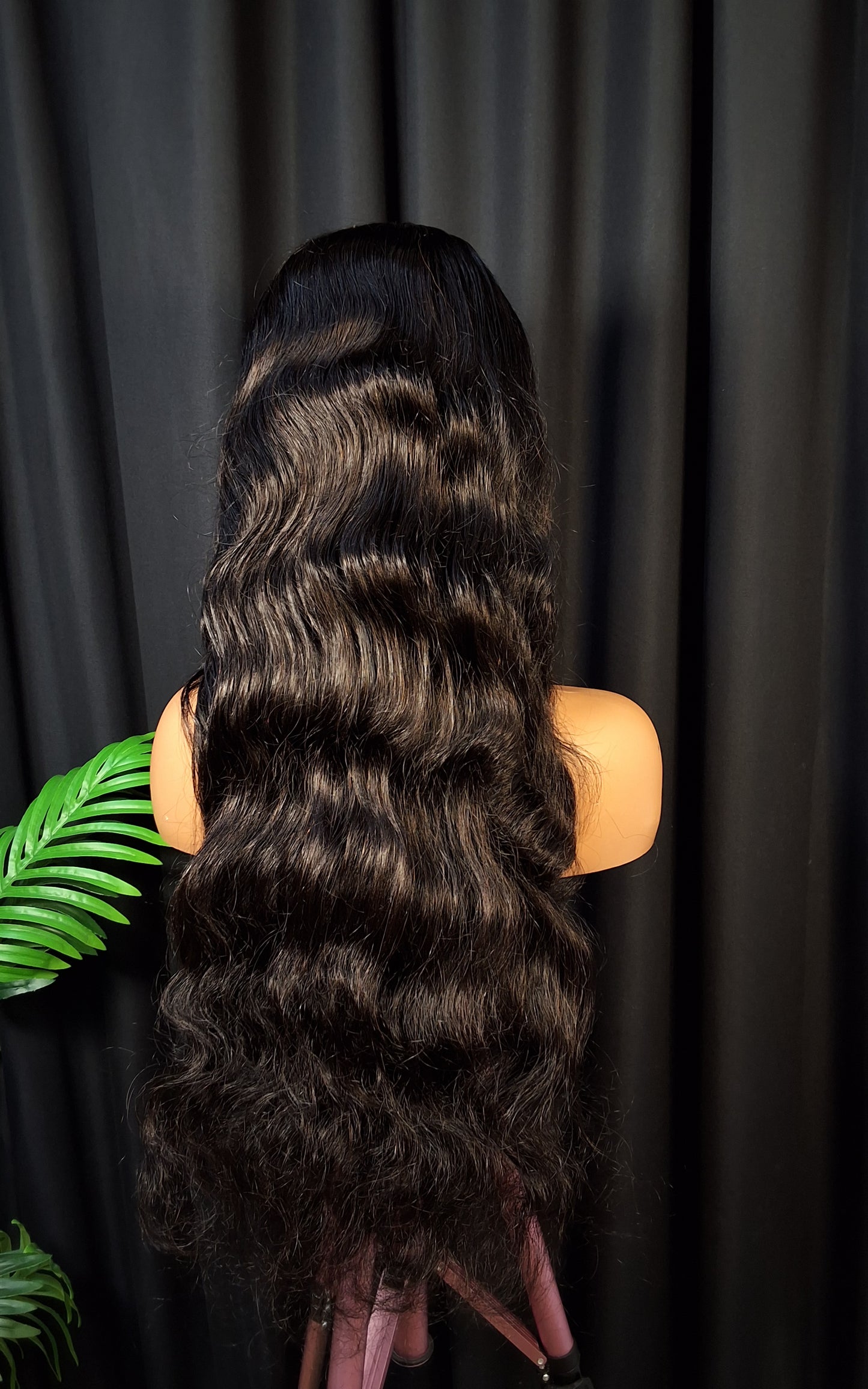 Body wave, 30 inches. 4x4 closure, natural colour