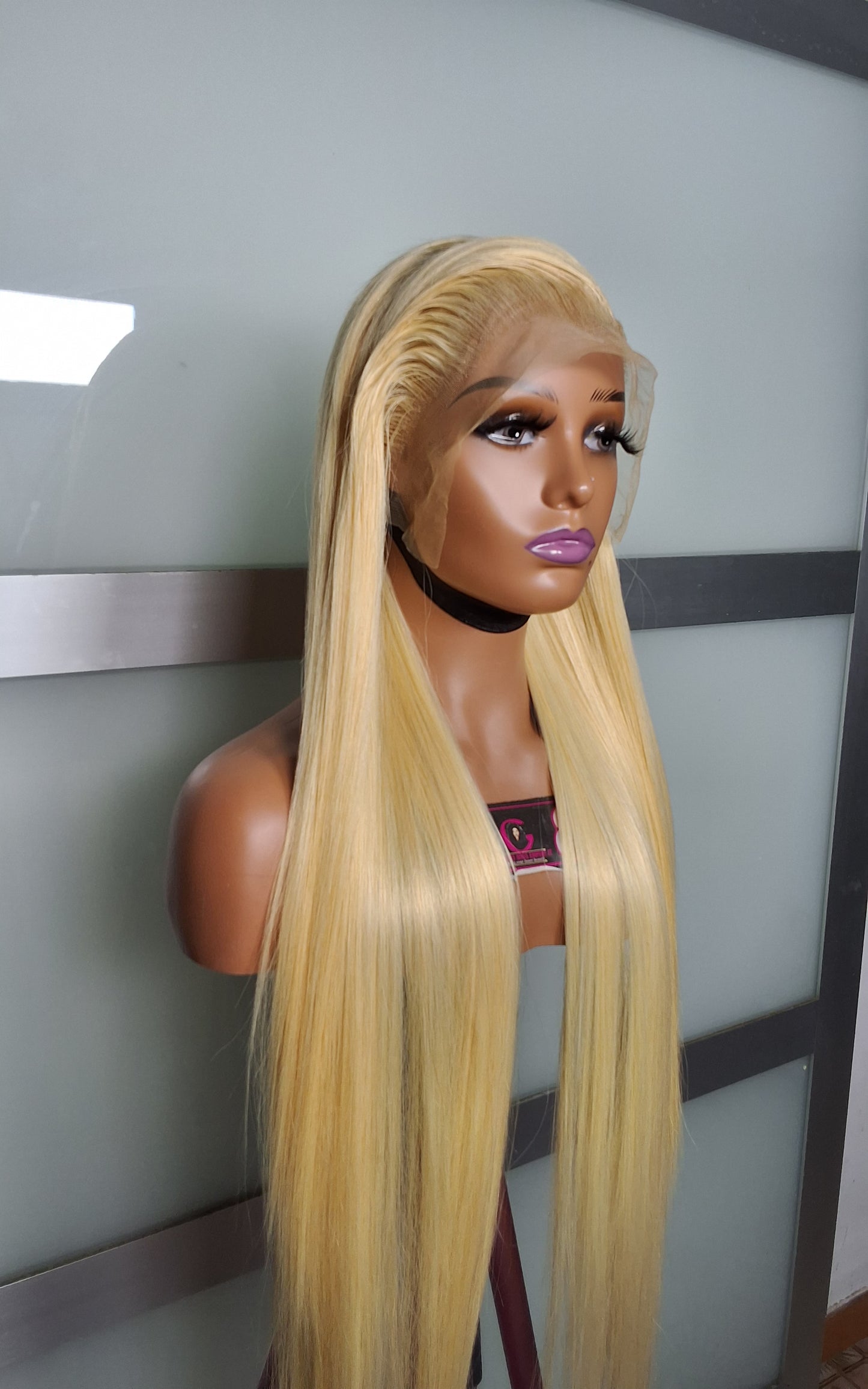 SDD BLONDE VIETNAM BONESTRAIGHT, 30 INCHES. Glueless full frontal