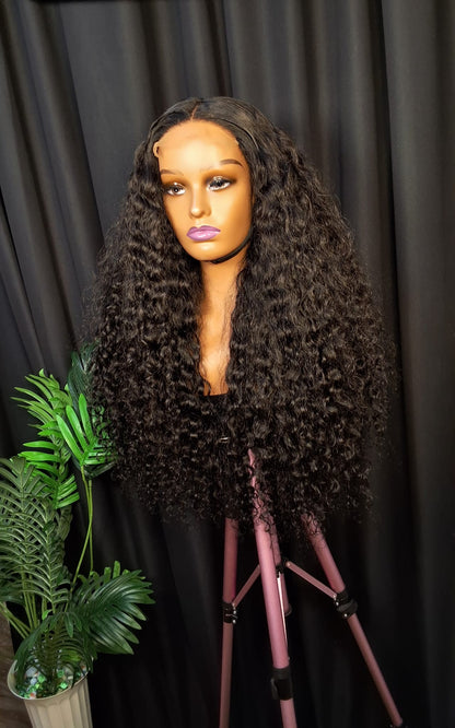 SDD WIG SASSY. 26" PAIRED WITH 5BY5 GLUELESS CLOSURE