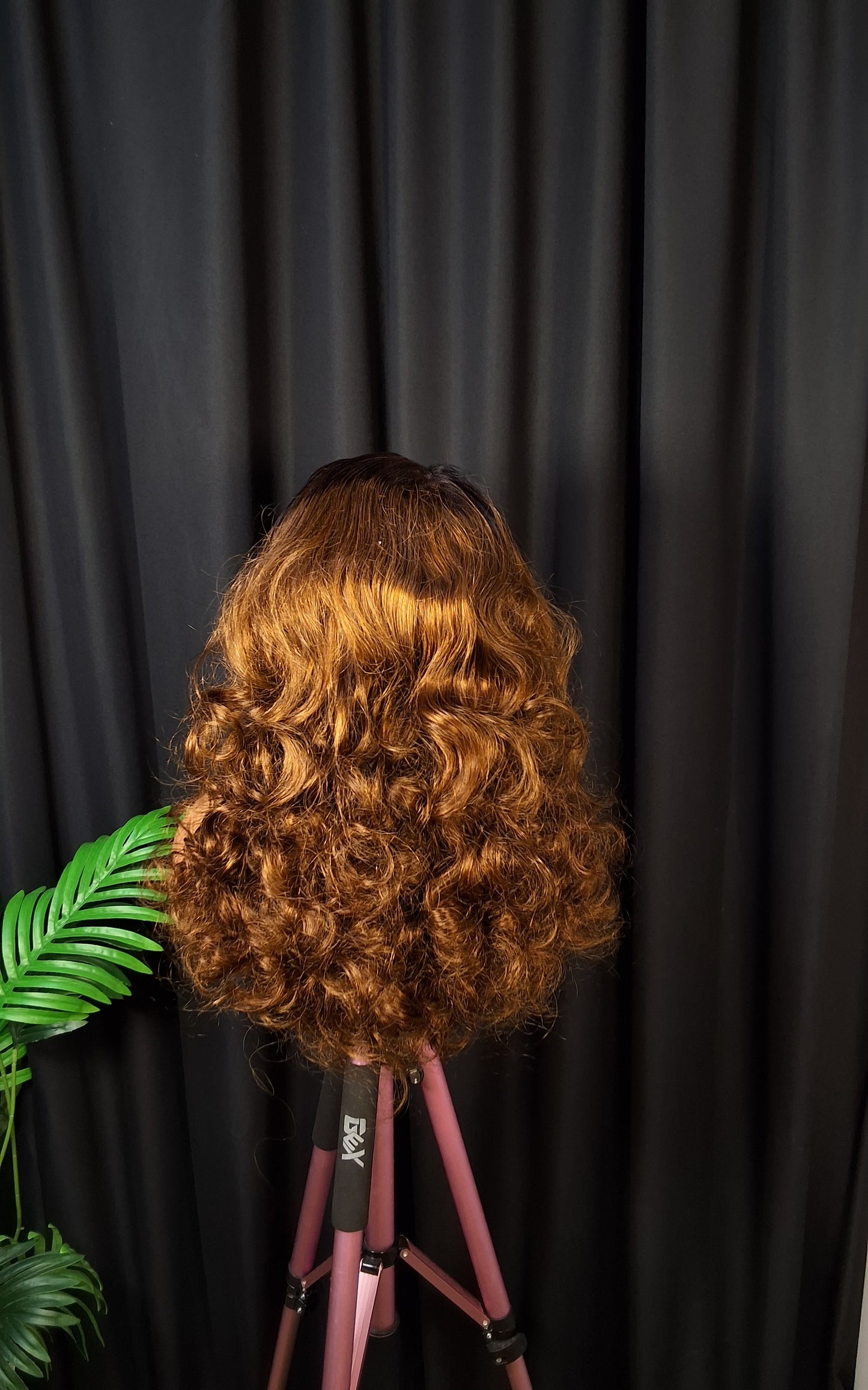 20 inches bounce, 13x4 frontal wig.